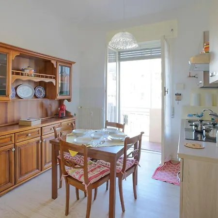 Apartment Gorgeous In With Wifi Genua
